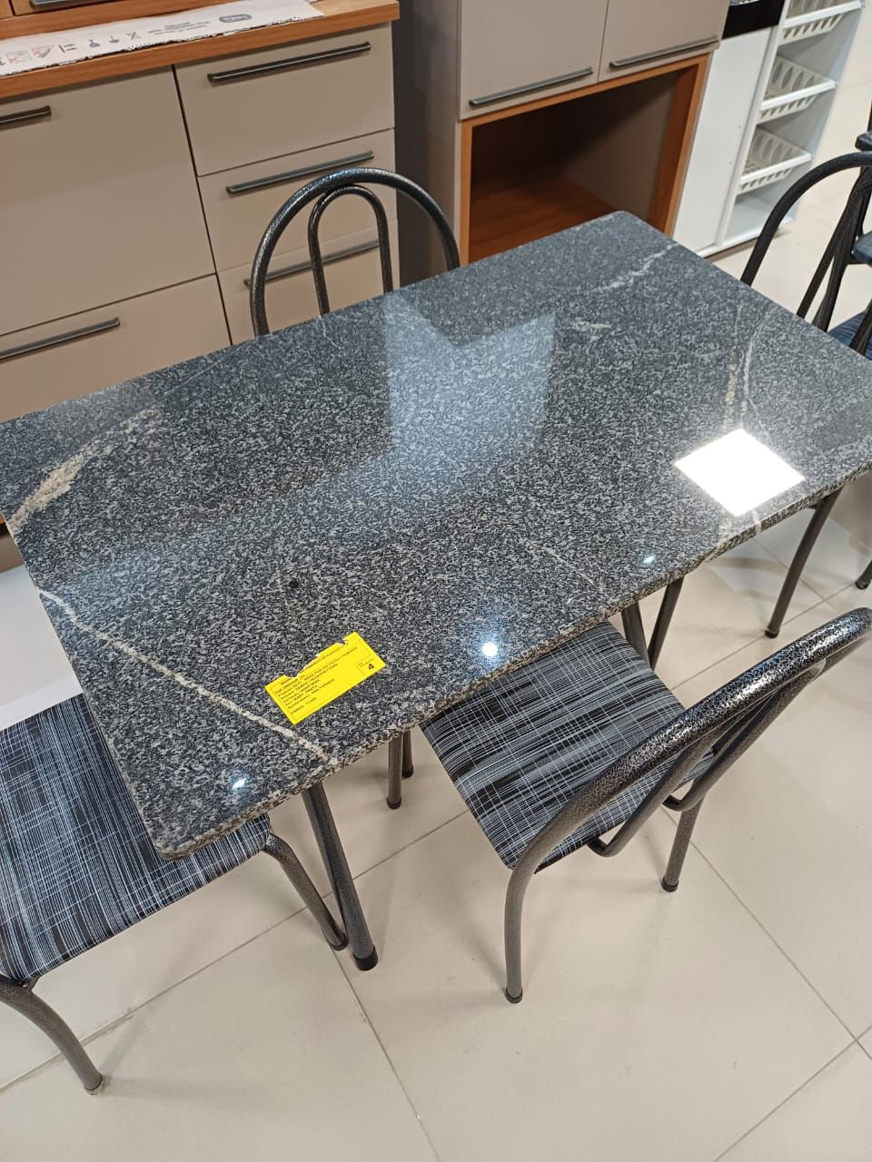 MESA TUBULAR PEDRA 1.20X75CM | 4 CADEIRAS ANNE SORTIDAS